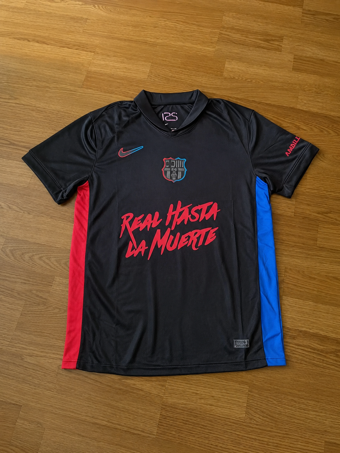 Foto de Javier Torres con su camiseta
