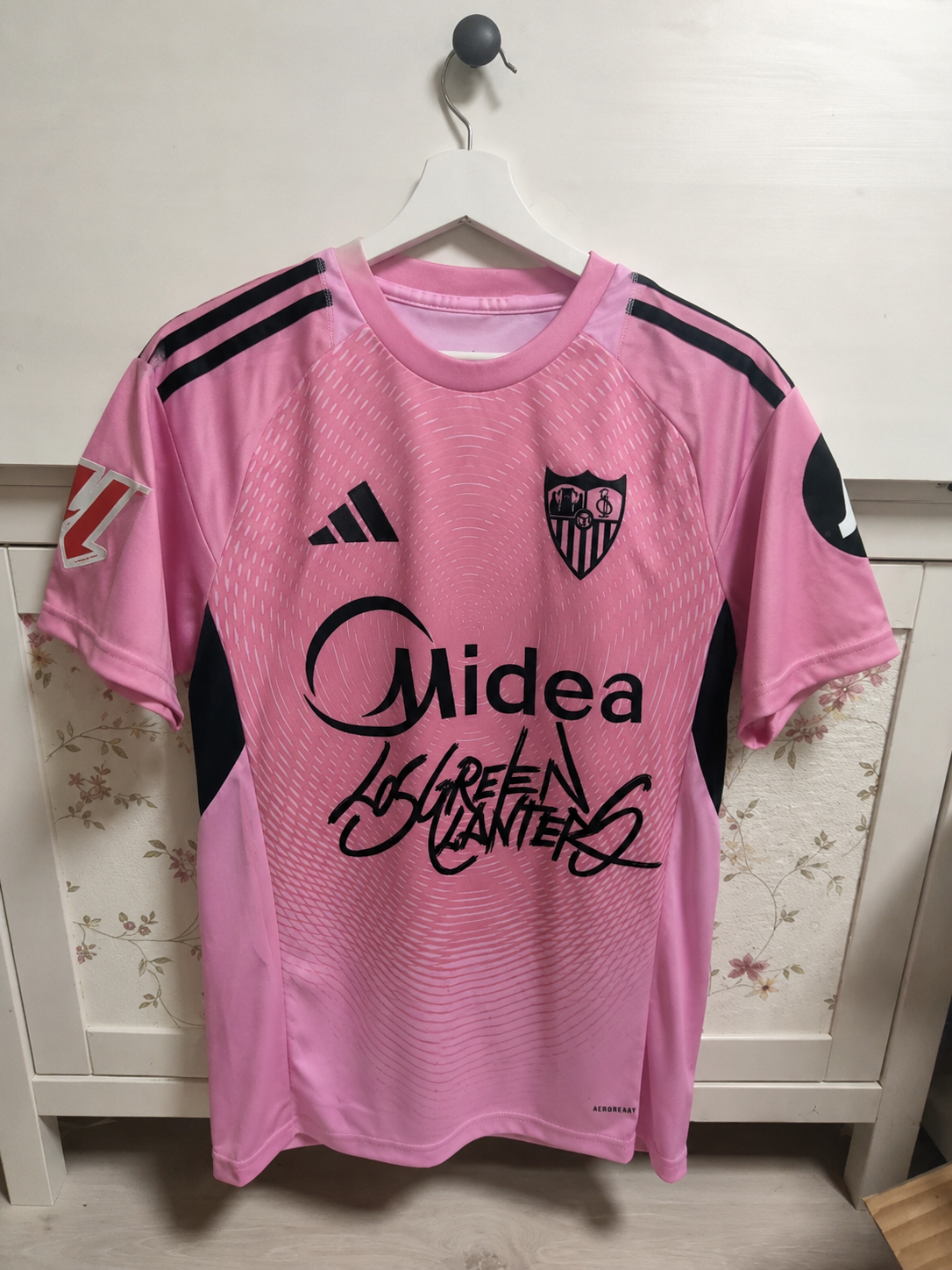 Foto de Elena López con su camiseta