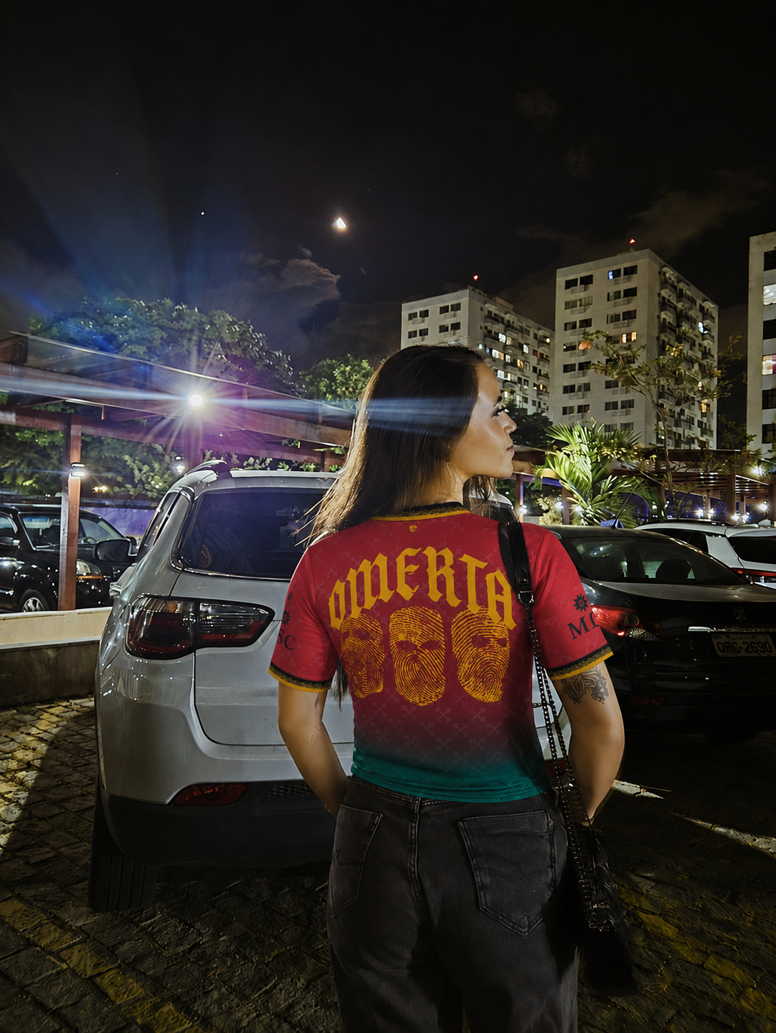 Foto de Elena Gómez con su camiseta