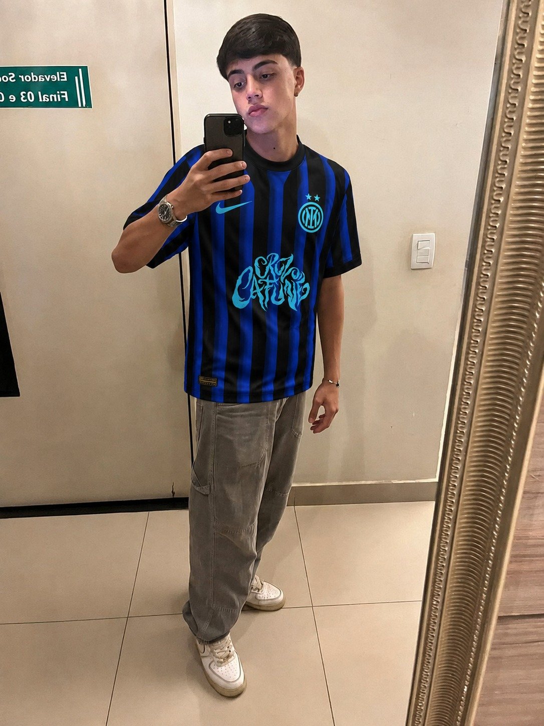 Foto de Cristina Hernández con su camiseta