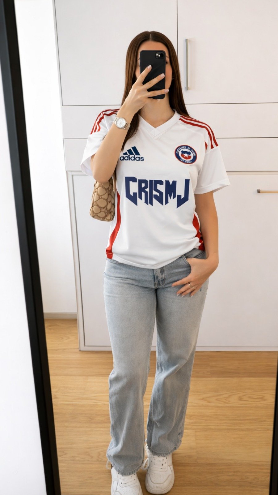 Foto de Laura León con su camiseta