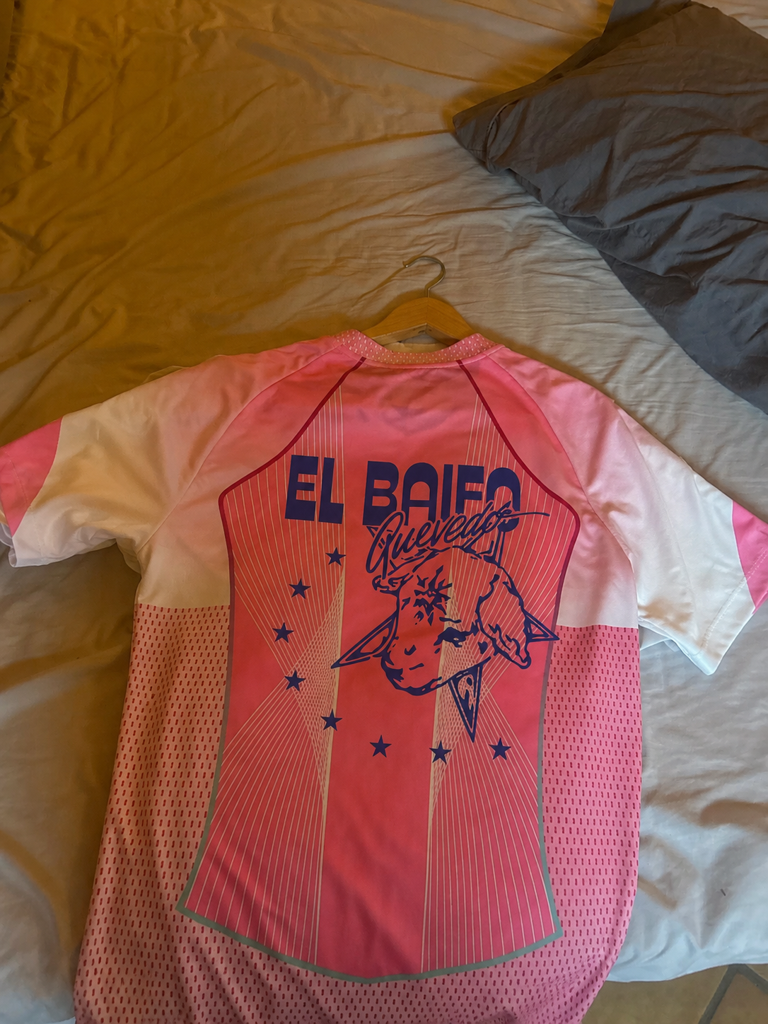 Foto de María Romero con su camiseta